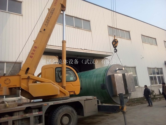 泵站吊裝現(xiàn)場(chǎng)
